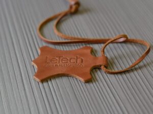 Ароматизатор с запахом натуральной кожи фрэш LEATHER AROMA