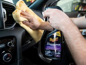 Быстрая очистка салона Meguiar's Quik Interior Detailer Cleaner