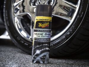 Чернение резины Meguiar's Ultimate Insane Shine ™ Tire Coating