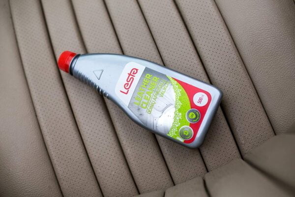 Очиcтитель-кондиционер кожи 500 мл Lesta LEATHER CLEANER